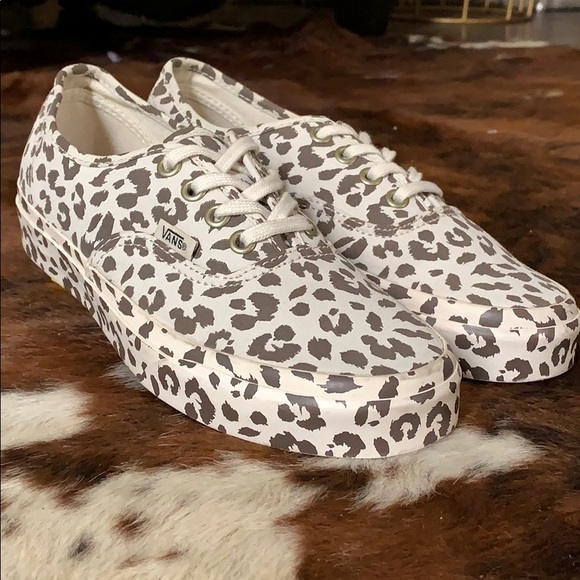 Mono print leopard vans - Picture 3 of 5